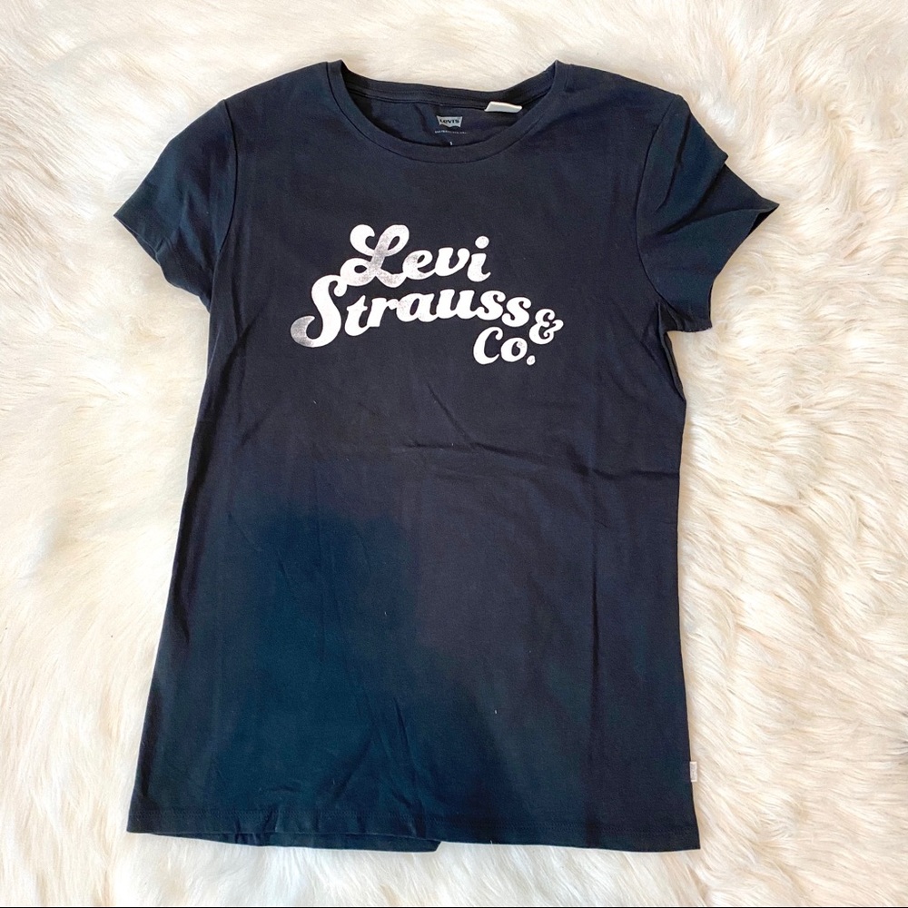 NWOT! Levi Strauss & Co. T-Shirt (Small)